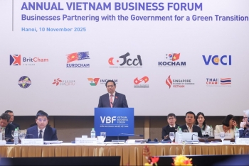 Thủ tướng đề nghị doanh nghiệp tiên phong chuyển đổi xanh, đổi mới tư duy phát triển