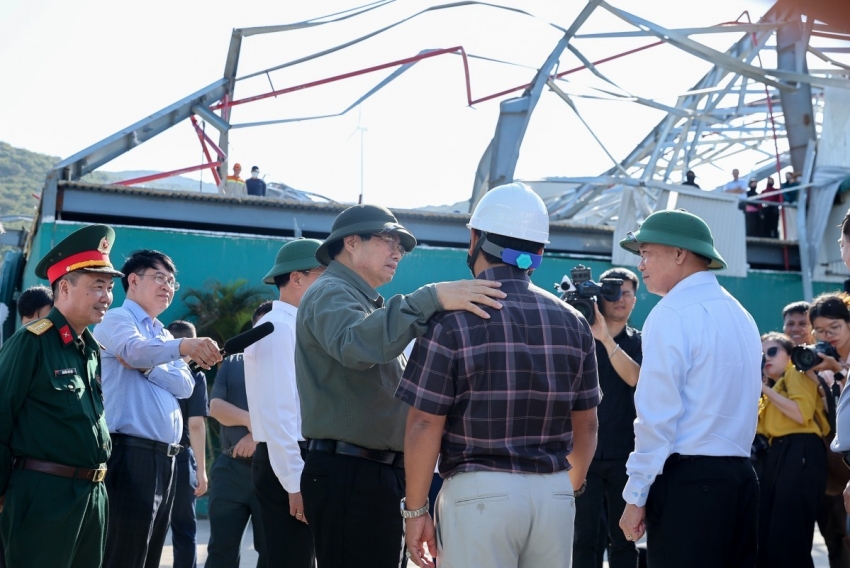 Thủ tướng thăm hỏi người dân, doanh nghiệp bị ảnh hưởng do bão lũ tại Gia Lai