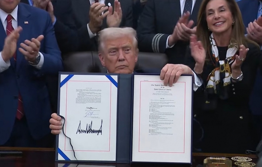 Ông Trump công bố thiệt hại sau 43 ngày chính phủ Mỹ đóng cửa