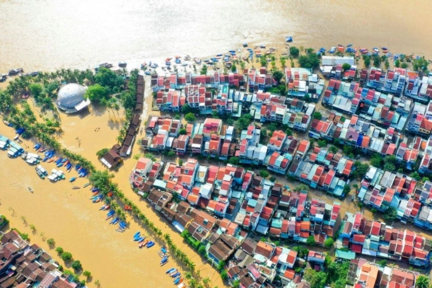 Australia tăng cường hỗ trợ Việt Nam khắc phục hậu quả bão lũ miền Trung