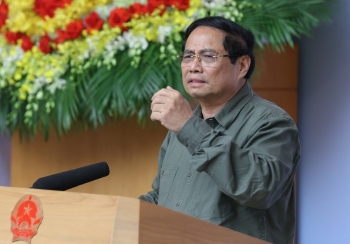 Thủ tướng: Khẩn trương xây dựng lại 1.900 nhà sập đổ, 67.000 nhà tốc mái