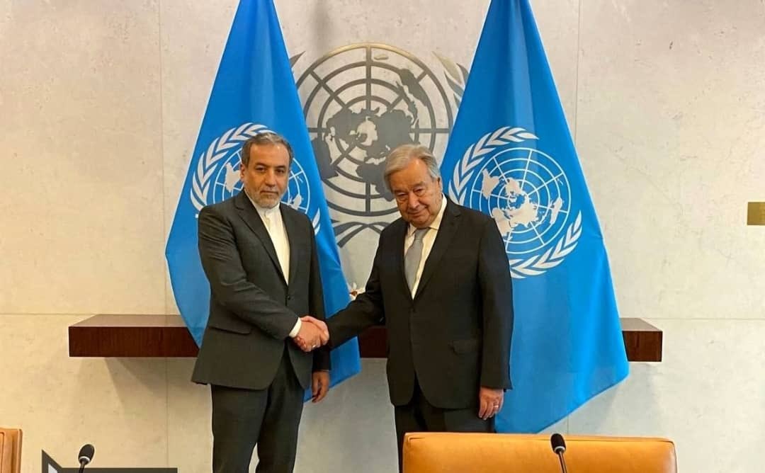 Ngoại trưởng Iran Abbas Araghchi (trái) và Tổng Thư ký Liên Hợp Quốc Antonio Guterres tháng 9/2024. Ảnh: X/@araghchi