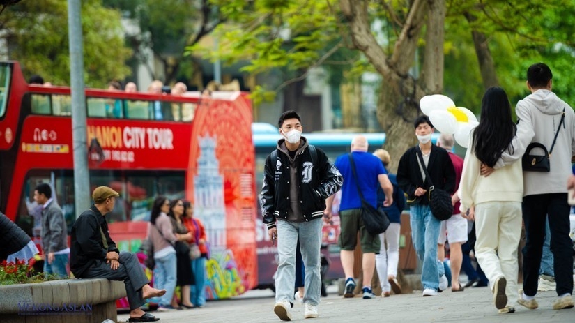 Bắc Bộ đón gió mùa, Trung Bộ mưa lớn kéo dài gây nguy cơ lũ các sông