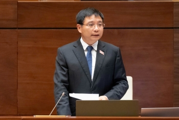 Sẽ có quy định hạn chế nhân viên ngân hàng bán kèm sản phẩm bảo hiểm