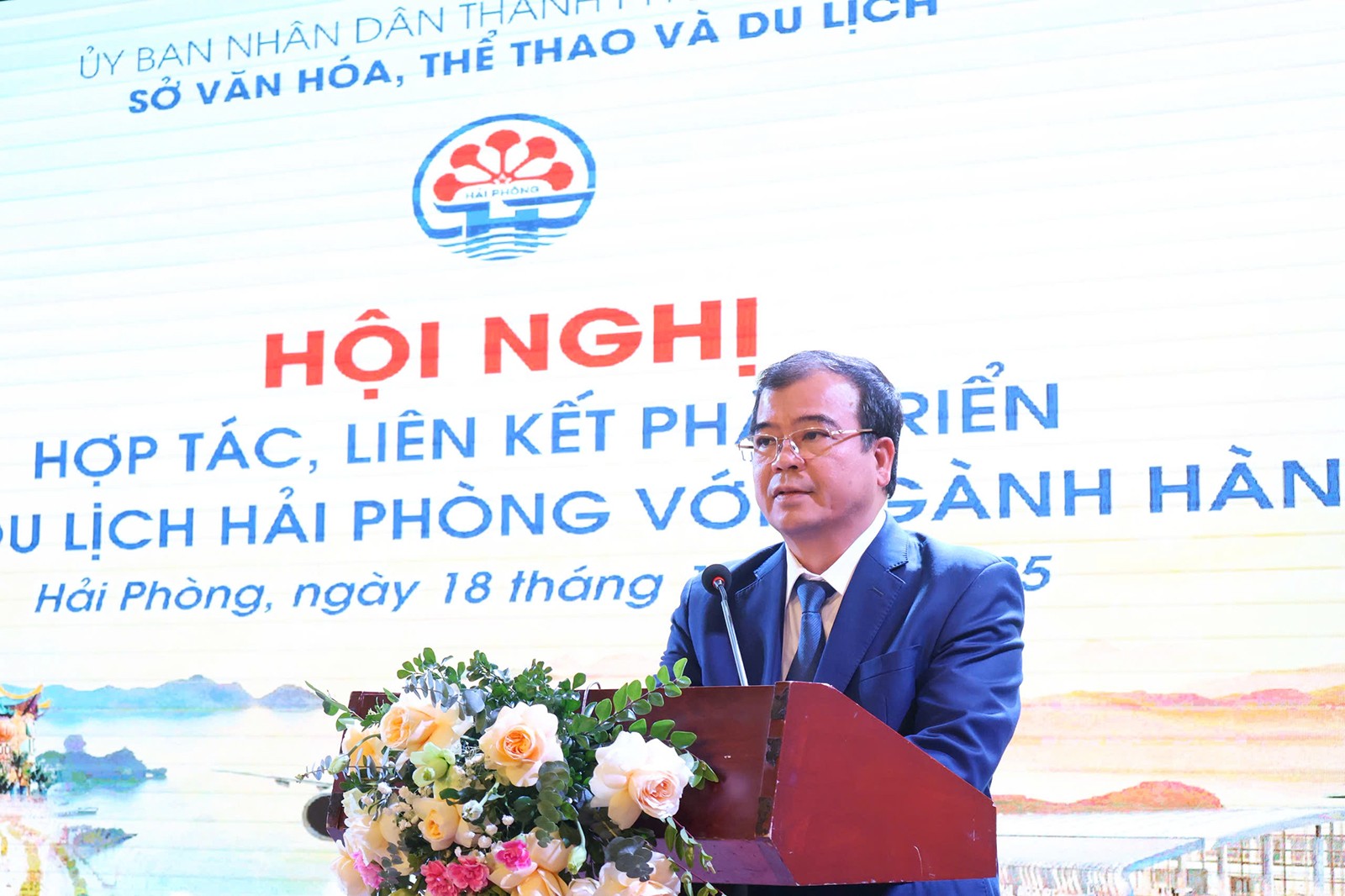 Ông Nguyễn Minh Hùng, Phó Chủ tịch UBND thành phố Hải Phòng phát biểu tại hội nghị. Ảnh Hạnh Nguyễn.