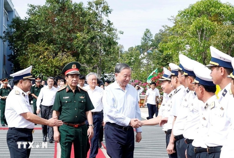 Tổng Bí thư Tô Lâm thăm, làm việc tại Vùng 5 Hải quân