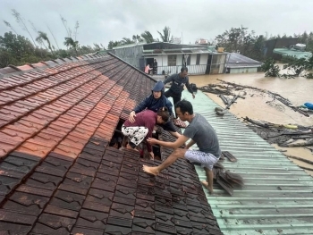 Thủ tướng: Tuyệt đối không để người dân bị cô lập, không được cứu giúp kịp thời