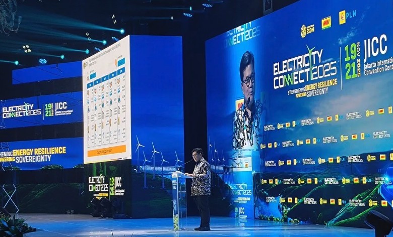 Ông Jisman Hutajulu, chuyên gia hoạch định chiến lược của Bộ Năng lượng và Tài nguyên Khoáng sản, phát biểu tại sự kiện Electricity Connect 2025 ở Jakarta hôm 19/11. Nguồn: ANTARA News.
