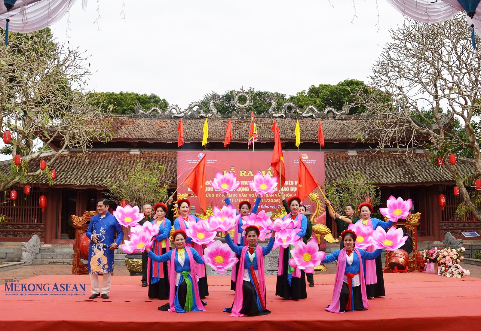 Một tiết mục văn nghệ do Câu lạc bộ dàn dựng và biểu diễn tại lễ ra mắt. Ảnh: Giang Hà. Một tiết mục văn nghệ do Câu lạc bộ dàn dựng và biểu diễn tại lễ ra mắt. Ảnh: Giang Hà.