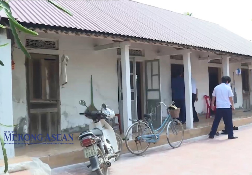 Nhiều ngôi nhà tạm, nhà dột nát trên địa bàn tỉnh Hưng Yên được sửa chữa, thay thế, giúp người có hoàn cảnh khó khăn có cuộc sống mới ngày càng ổn định. Ảnh: Trí Thanh. 