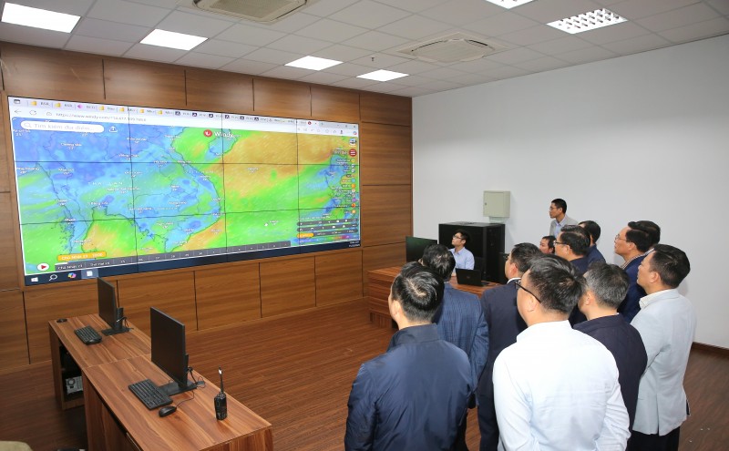 Đoàn công tác Petrovietnam thăm Trung tâm tích hợp điều hành NMLD Dung Quất. Nguồn: BSR.