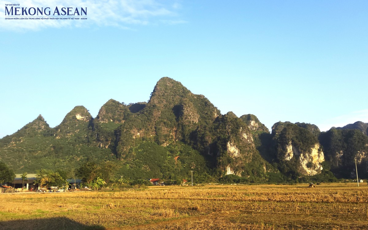 Hữu Liên - 'Thánh địa' leo núi mới giữa trùng điệp đá vôi Lạng Sơn Hữu Liên - 'Thánh địa' leo núi mới giữa trùng điệp đá vôi Lạng Sơn