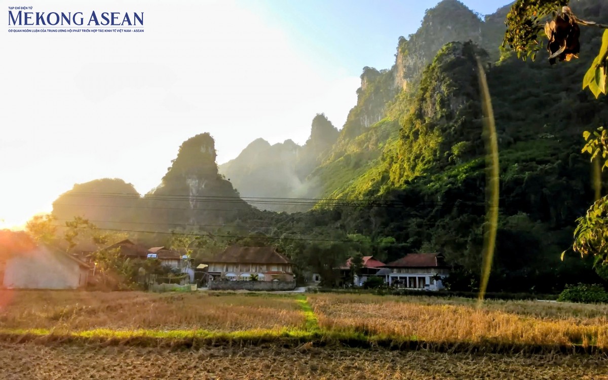 Leo núi mở lối thoát nghèo và hành trình sinh kế mới đang nở rộ ở Hữu Liên