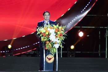 Thủ tướng kêu gọi cả nước chung sức đồng lòng, chia sẻ với đồng bào miền Trung