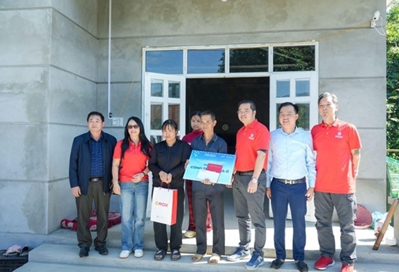 Chung tay dựng mái ấm cho gia đình khó khăn ở Lào Cai