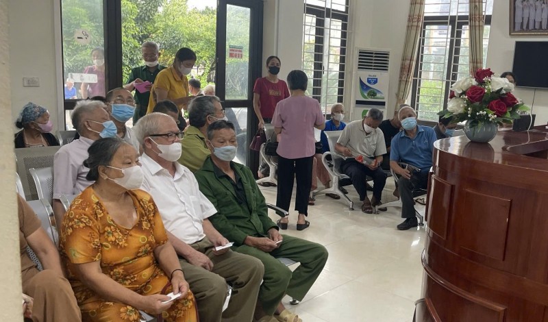 Người dân đến đăng ký khám chữa bệnh tại Trung tâm Y tế khu vực Trấn Yên, tỉnh Lào Cai. Ảnh: Báo Lào Cai.