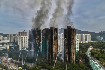 Cháy chung cư ở Hong Kong: Số người chết tăng lên 128