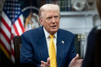 Ông Trump tuyên bố siết chặt nhập cư, rà soát việc cấp thẻ xanh