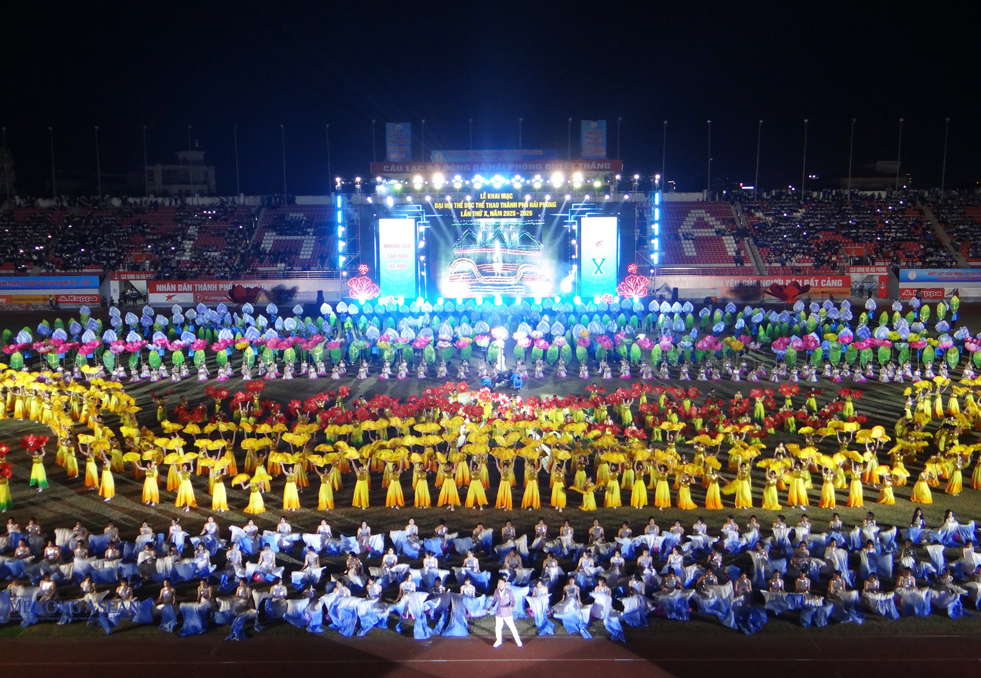 Các tiết mục biểu diễn tại chương trình nghệ thuật diễn ra sôi động, vui tươi. Ảnh: Phùng Nguyện/Mekong ASEAN. Các tiết mục biểu diễn tại chương trình nghệ thuật diễn ra sôi động, vui tươi. Ảnh: Phùng Nguyện/Mekong ASEAN.