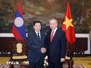 Bài viết của TBT, Chủ tịch nước Lào về thắng lợi vĩ đại, thành tựu to lớn của Việt Nam