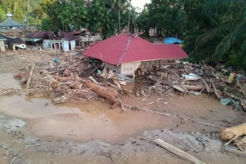 Số người chết do mưa lũ ở Indonesia tăng lên 753 người