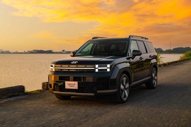 Hyundai ra mắt Santa Fe bản hybrid tại Việt Nam, giá hơn 1,3 tỷ đồng