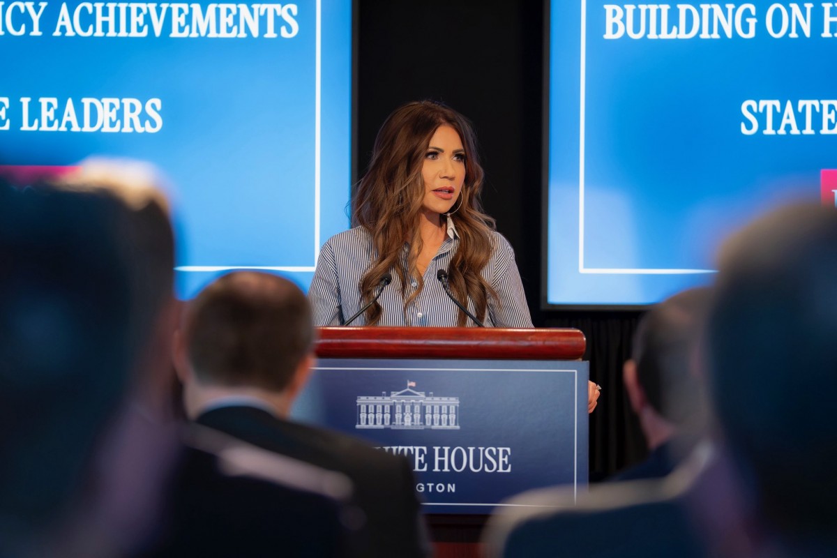 Bộ trưởng An ninh Nội địa Mỹ Kristi Noem tại Nhà Trắng ngày 4/12. Ảnh: X/@Sec_Noem