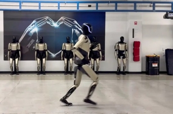 Robot hình người Optimus gây chú ý vì dáng chạy tự nhiên