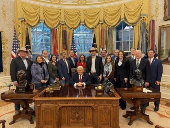 Mỹ tung gói hỗ trợ 12 tỷ USD cho nông dân ảnh hưởng bởi thương chiến