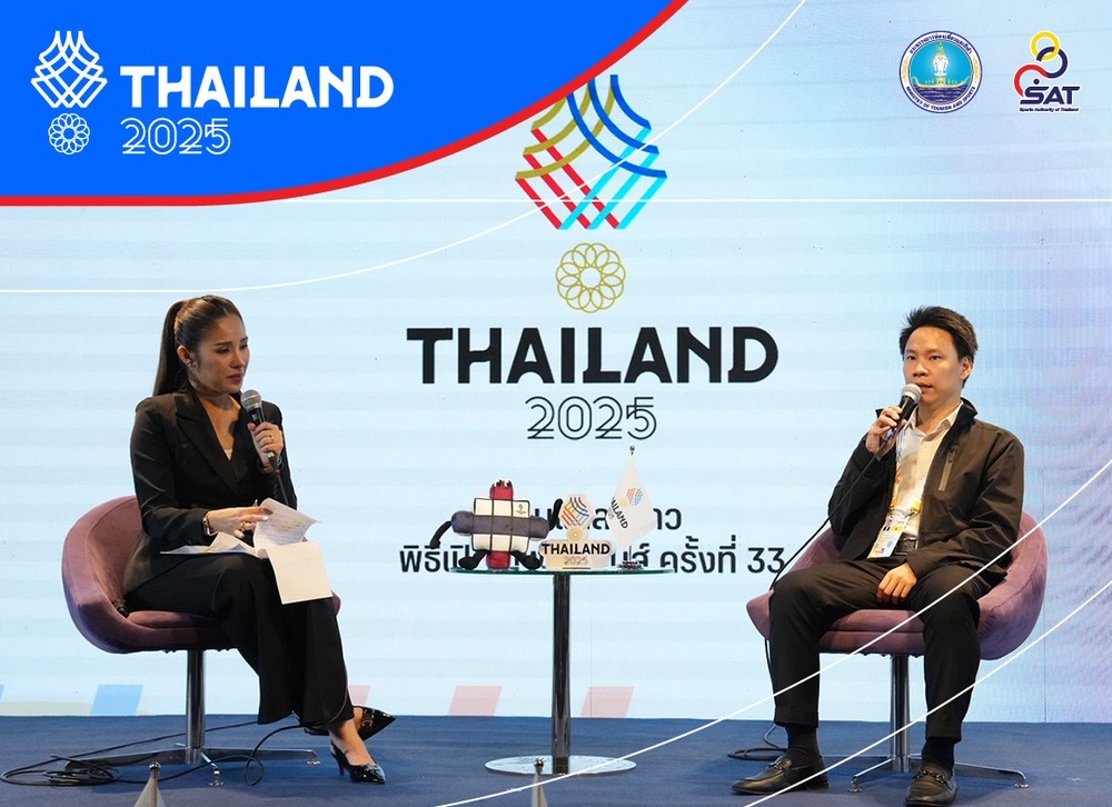Bộ trưởng Du lịch và Thể thao Thái Lan Atthakorn Sirilattayakon (phải). Ảnh: SEA GAMES Thailand 2025