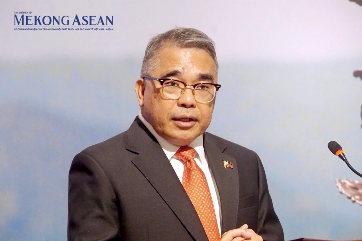 Triển lãm ảnh 'Nơi ánh mắt giao hoà' của Đại sứ Philippines tại Việt Nam