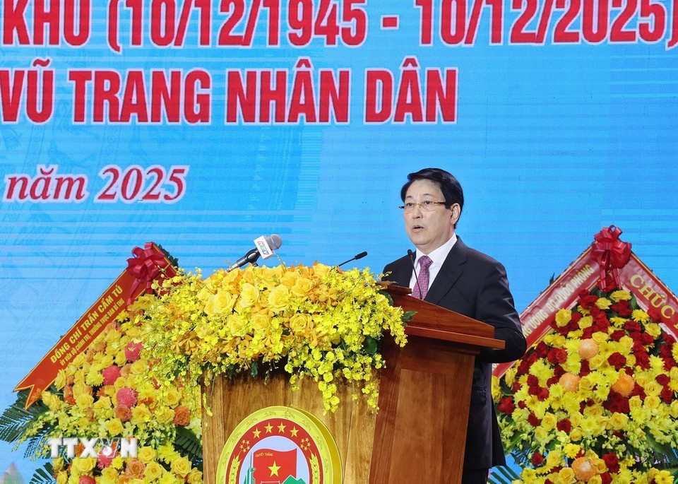 Chủ tịch nước dự Lễ kỷ niệm 80 năm Ngày truyền thống Quân khu 7