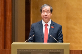 Bỏ bằng tốt nghiệp trung học cơ sở, dùng một bộ sách giáo khoa trên toàn quốc