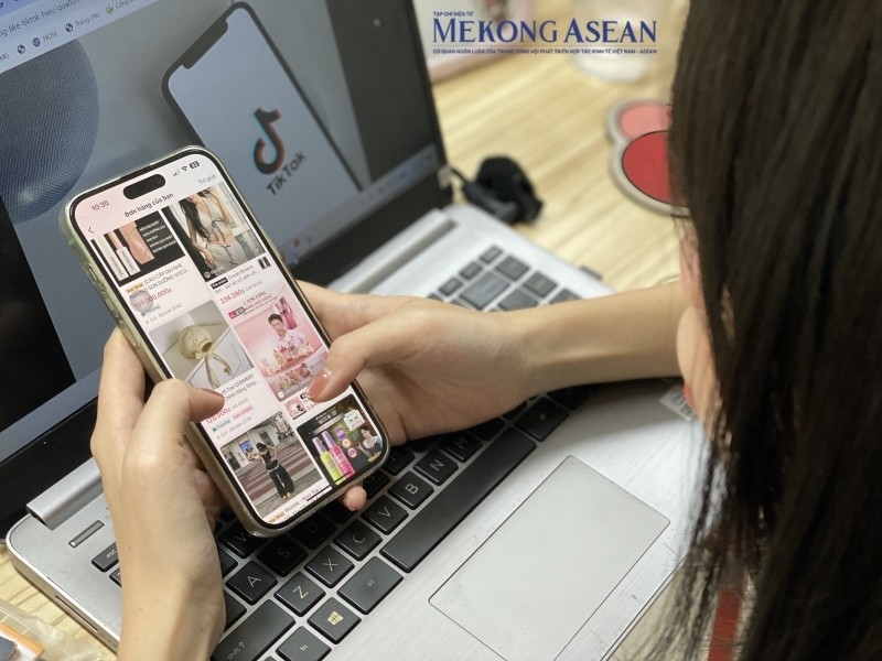 Quốc gia đầu tiên cấm trẻ em dưới 16 tuổi dùng mạng xã hội