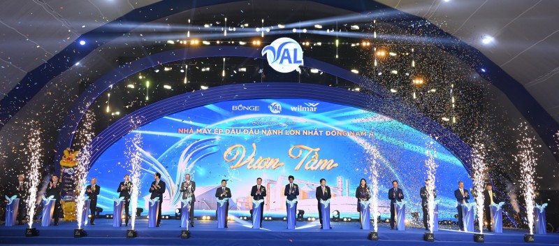 Lễ khánh thành dây chuyền ép dầu đậu nành số 2 tại Khu công nghiệp Phú Mỹ 1. Nguồn: VGP.