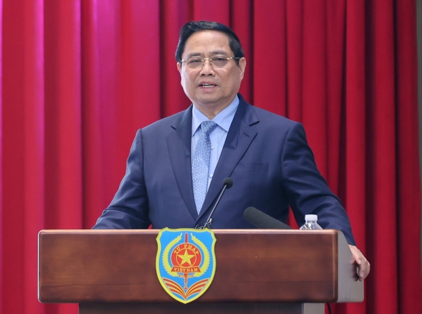 Thủ tướng: Chuyển từ 'quản lý bằng pháp luật' sang 'kiến tạo thể chế phát triển'