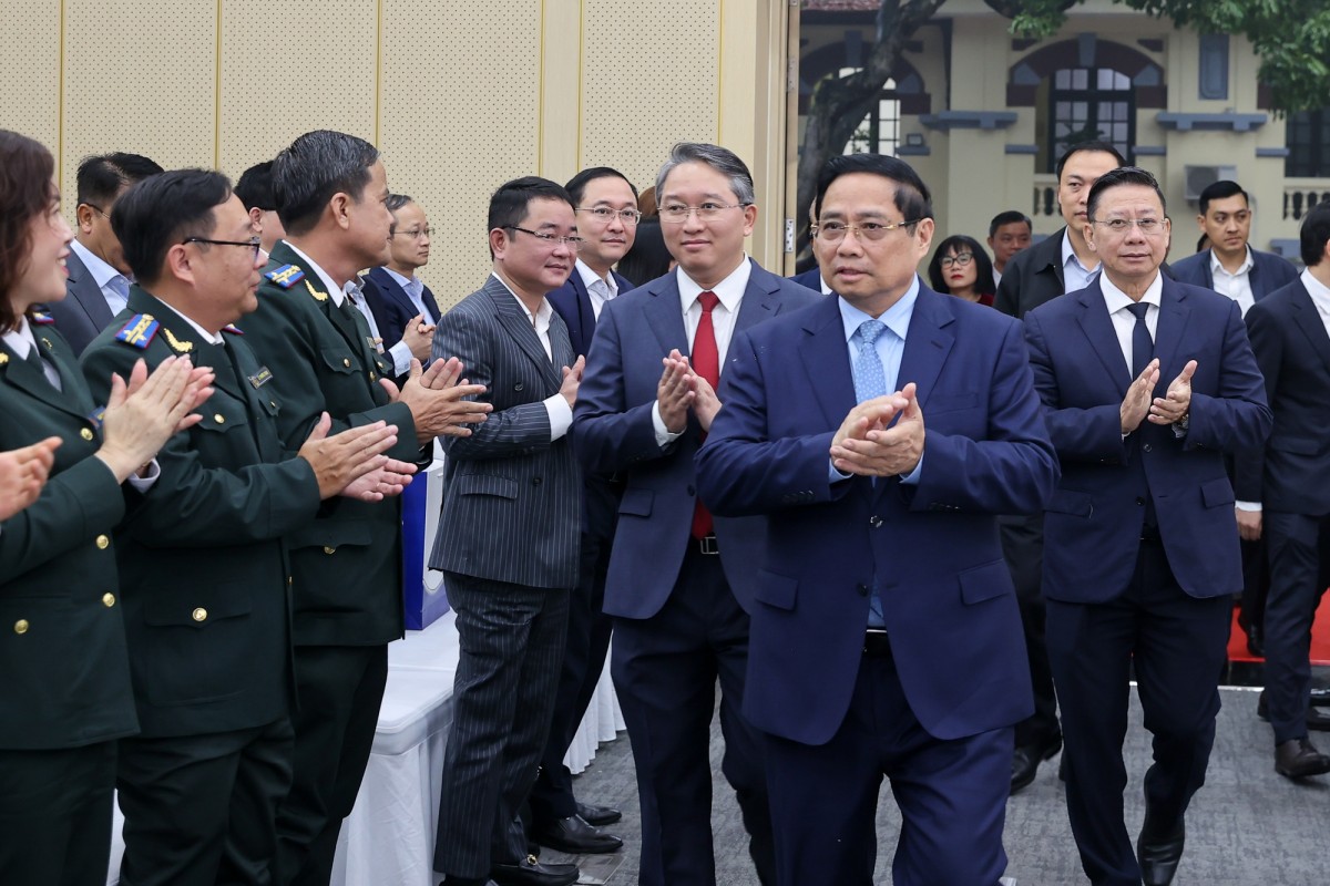 Thủ tướng: Chuyển từ 'quản lý bằng pháp luật' sang 'kiến tạo thể chế phát triển'