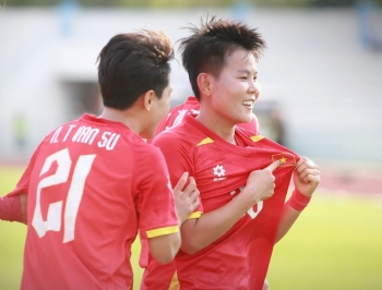 Thắng đậm Indonesia, tuyển nữ Việt Nam vào chung kết SEA Games