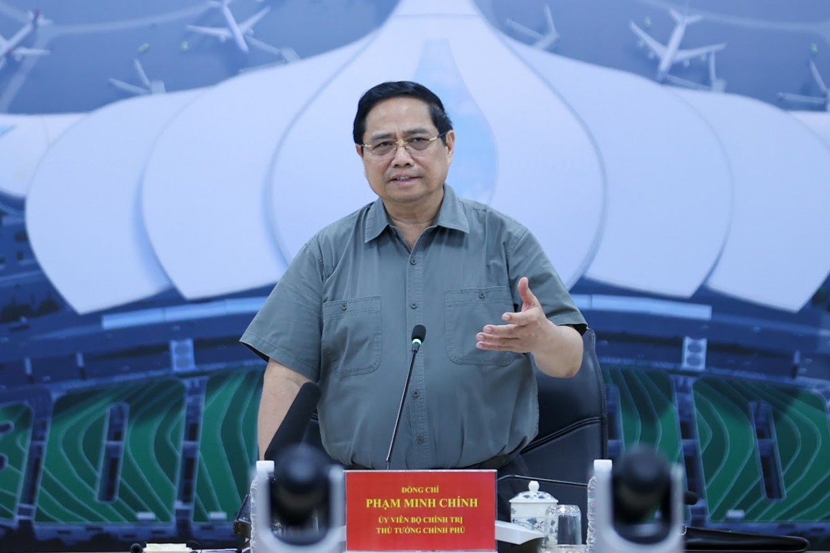 họp với các bộ ngành, địa phương, cơ quan trên công trường dự án