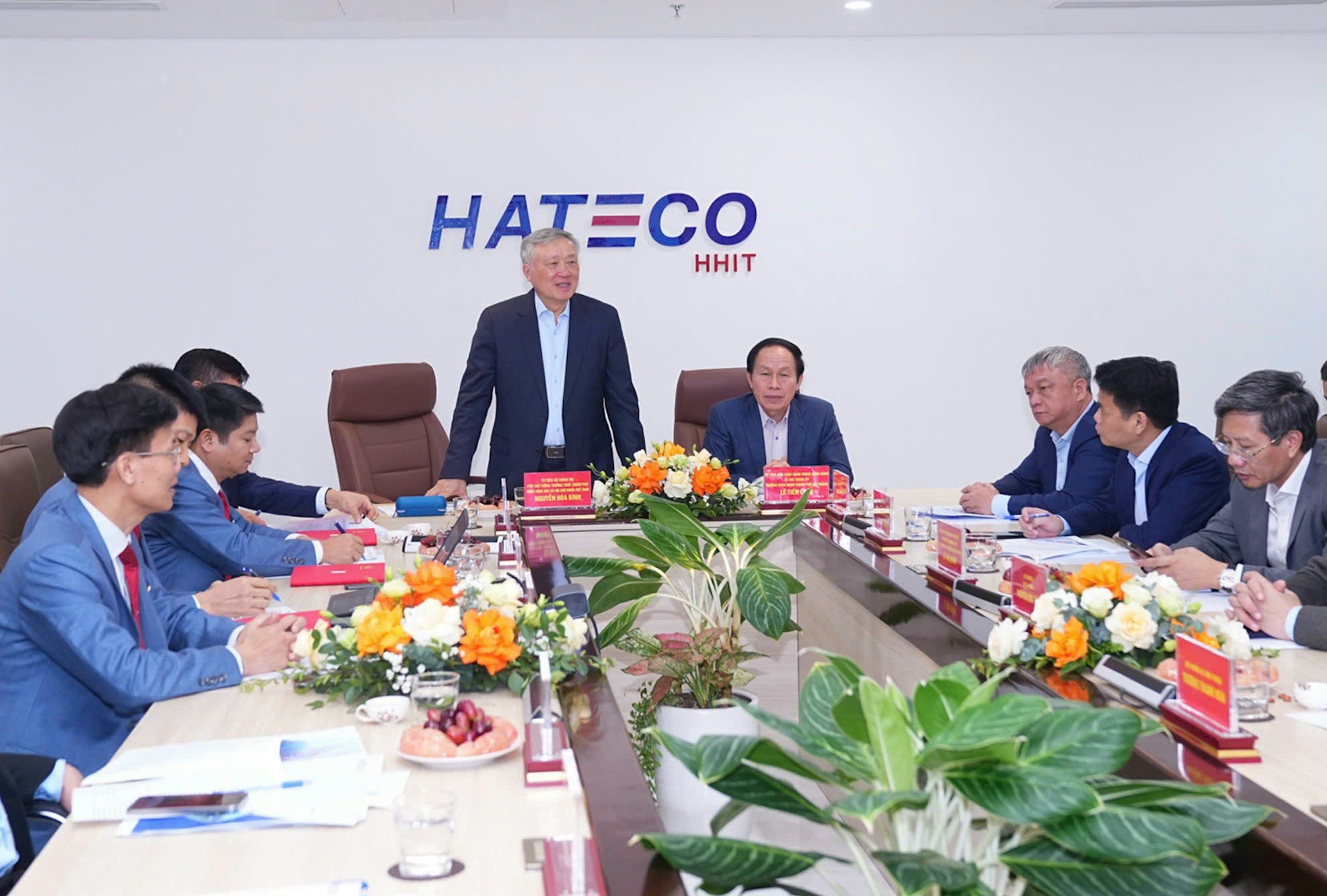 Phó Thủ tướng Thường trực Chính phủ Nguyễn Hòa Bình phát biểu tại buổi làm việc với Cảng Container Quốc tế Hateco Hải Phòng. Ảnh: Đàm Thanh.