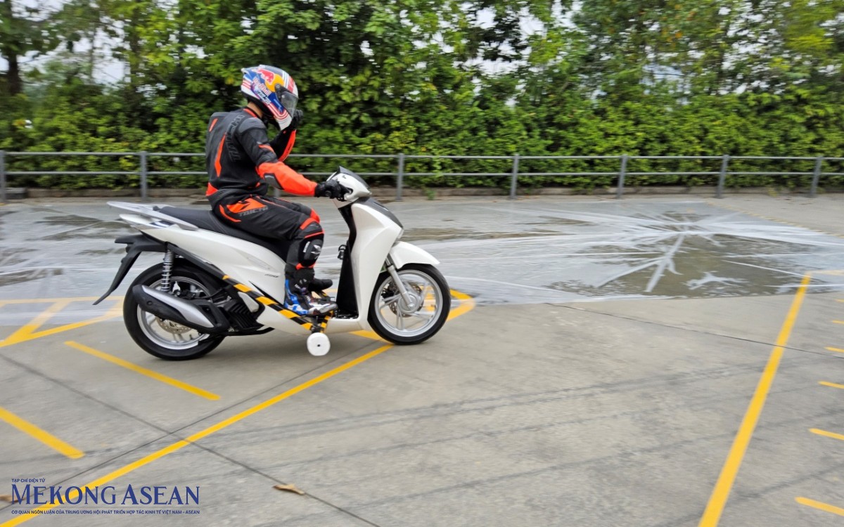 ABS cho xe máy: Góc nhìn từ nghiên cứu an toàn giao thông tại Việt Nam