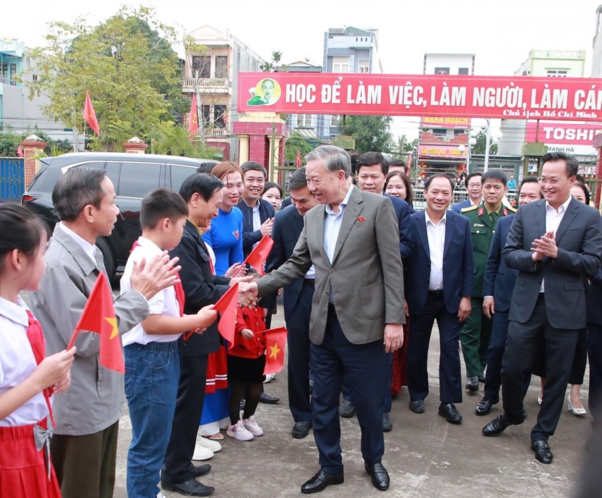 Tổng Bí thư Tô Lâm tiếp xúc cử tri tỉnh Hưng Yên