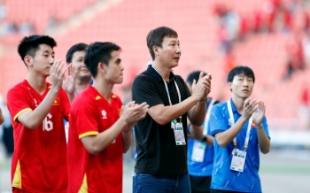 HLV Kim Sang Sik đứng trước cột mốc lịch sử nếu vô địch SEA Games