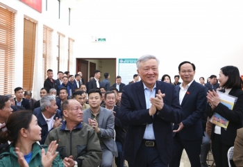 Phó Thủ tướng Thường trực Chính phủ Nguyễn Hòa Bình tiếp xúc cử tri Bắc Ninh