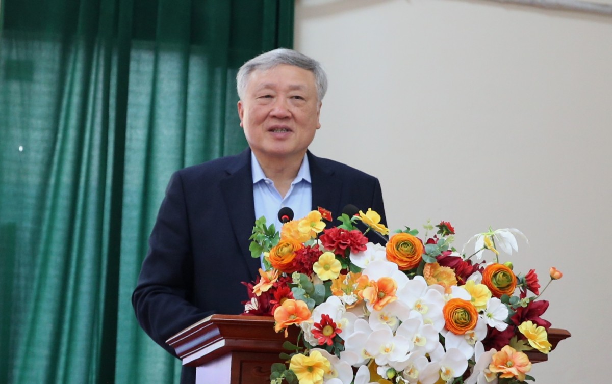 Phó Thủ tướng Thường trực Chính phủ Nguyễn Hòa Bình tiếp xúc cử tri Bắc Ninh