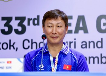 HLV Kim Sang Sik hy vọng trọng tài công tâm ở chung kết SEA Games