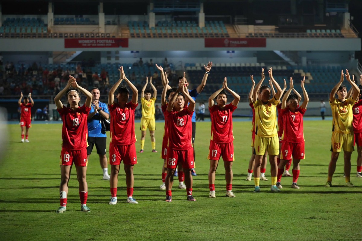 Báo Philippines thừa nhận tuyển nữ Việt Nam ghi bàn hợp lệ