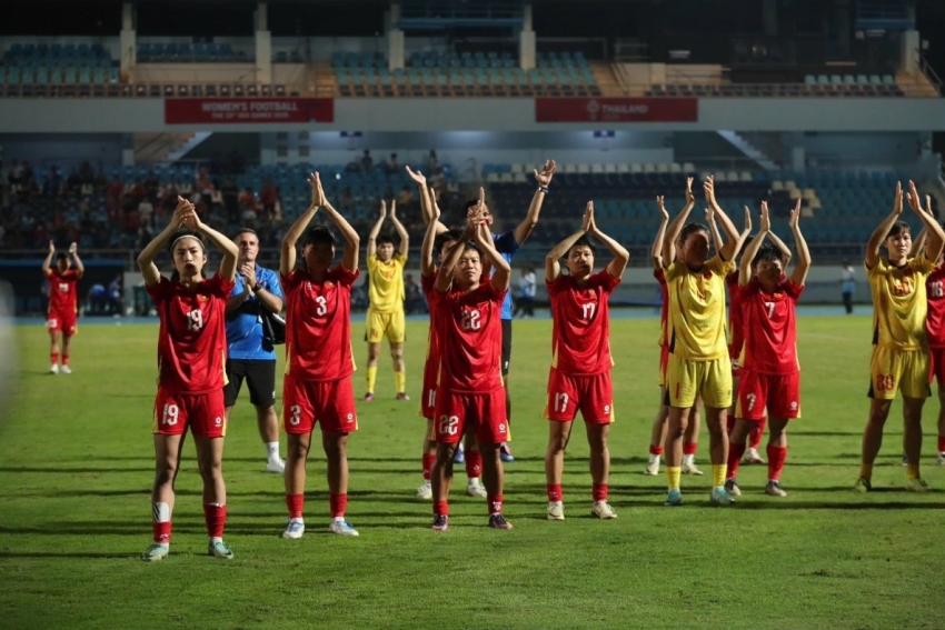 Báo Philippines thừa nhận tuyển nữ Việt Nam ghi bàn hợp lệ