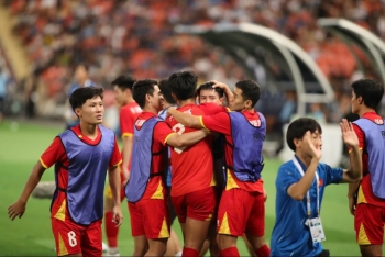 Thủ tướng gửi thư chúc mừng các đội bóng Việt Nam vô địch SEA Games