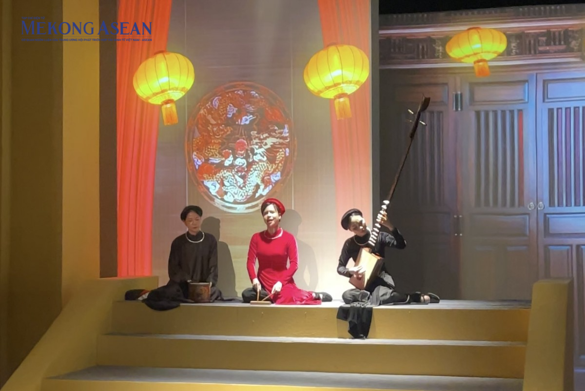 Đến cột cờ, xem ký ức Hà Nội được kể bằng nghệ thuật